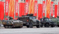 Трофейный «Леопард» доставили в Москву: Rheinmetall в гневе, Берлин бубнит, что "так не делают", Путин устроил "зоопарк"