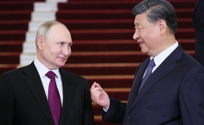 Китайский кроссворд для Вашингтона: Путин и Си Цзиньпин обсудят банковские платежи в обход США