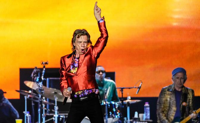 На фото: британский рок-музыкант, актёр, продюсер, вокалист рок-группы The Rolling Stones Мик Джаггер