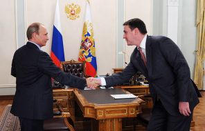 На фото: президент России Владимир Путин и председатель правления "Россельхозбанка" Дмитрий Патрушев (слева направо)