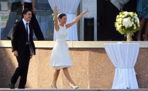 На фото: актриса Елизавета Боярская с супругом Максимом Матвеевым во время церемонии бракосочетания