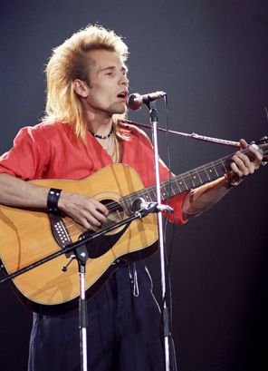 На фото: Александр Малинин во время выступления, 1987 год