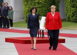 На фото: премьер-министр Молдовы Майя Санду и канцлер Меркель. Германия, 16 июля 2019 года.