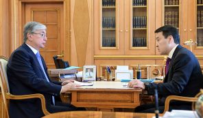 На фото: встреча президента Казахстана Токаева и первого заместителя премьер-министра - министра финансов Смаилова