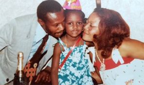 На фото: Жан-Пьер празднует день рождения. Девочка родилась на Мартинике, когда ей было пять лет, семья переехала в Квинс.